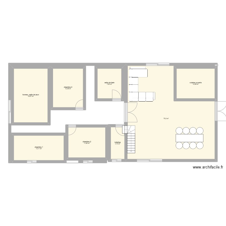 dependance. Plan de 8 pièces et 151 m2