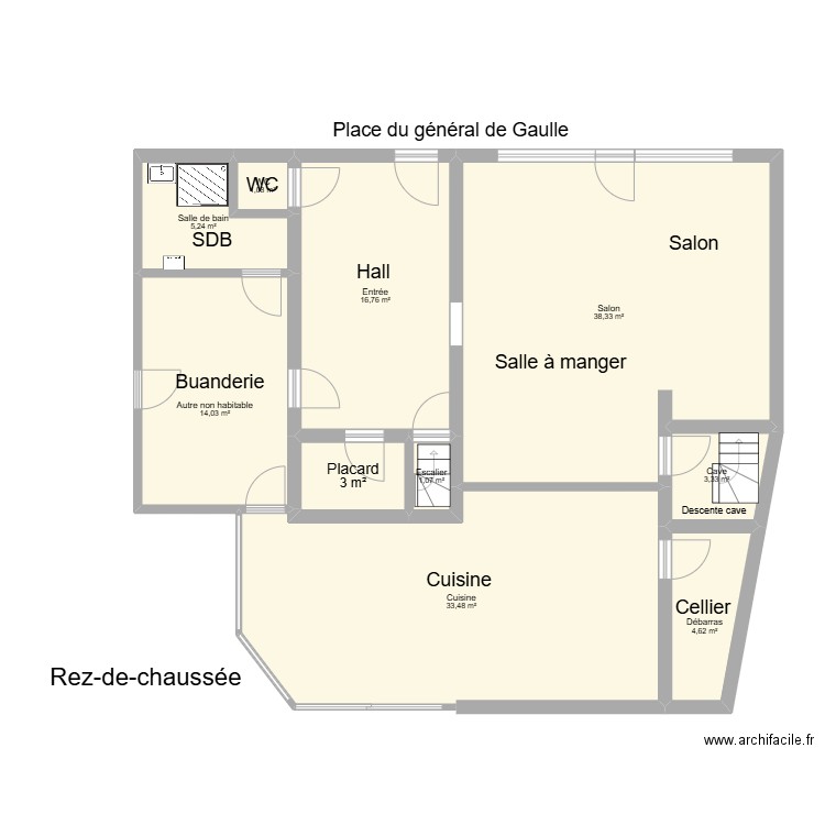 Maison - RDC. Plan de 10 pièces et 121 m2