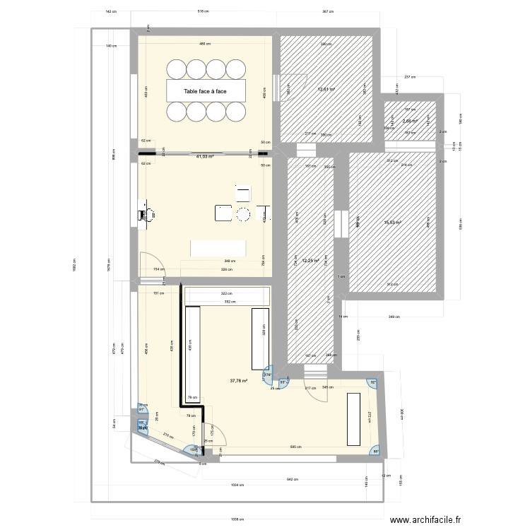 MAGASIN. Plan de 6 pièces et 122 m2