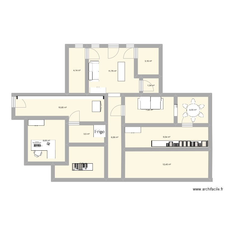 Escape game. Plan de 13 pièces et 90 m2