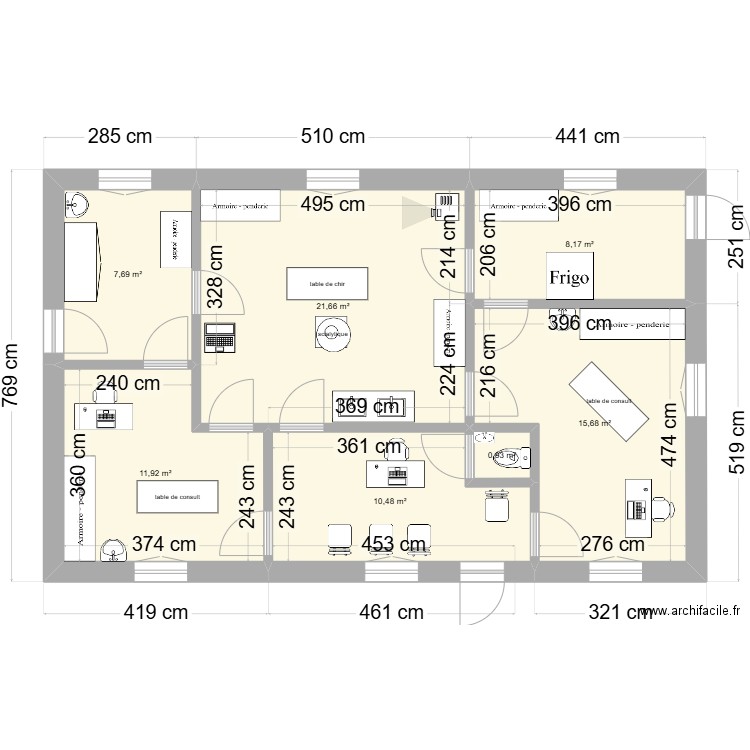 mainvault. Plan de 7 pièces et 77 m2