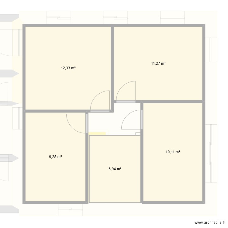 123. Plan de 11 pièces et 121 m2