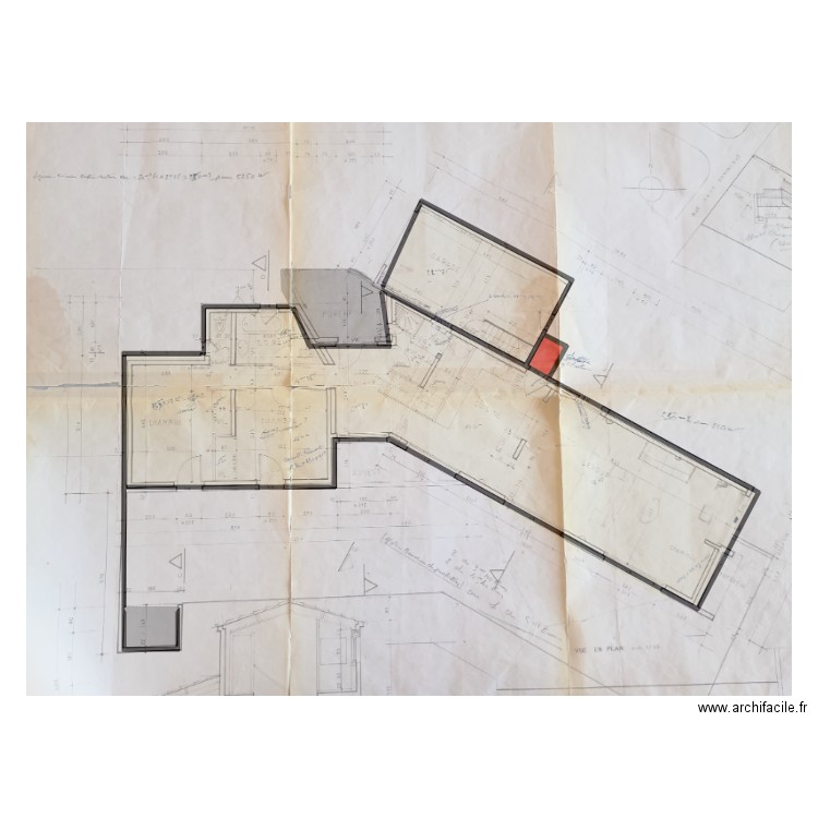 LOIRAT. Plan de 5 pièces et 160 m2