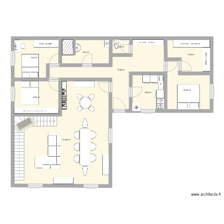 Maison. Plan de 9 pièces et 121 m2