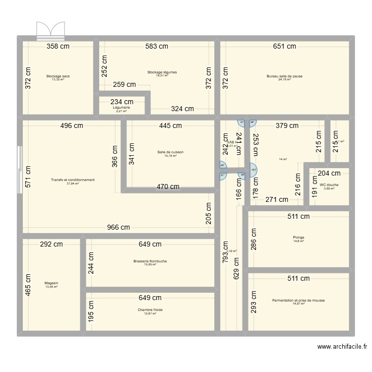 plan 1. Plan de 16 pièces et 215 m2