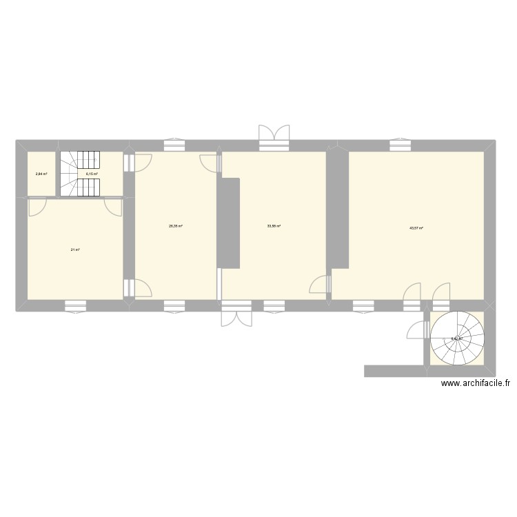 Favières. Plan de 7 pièces et 140 m2