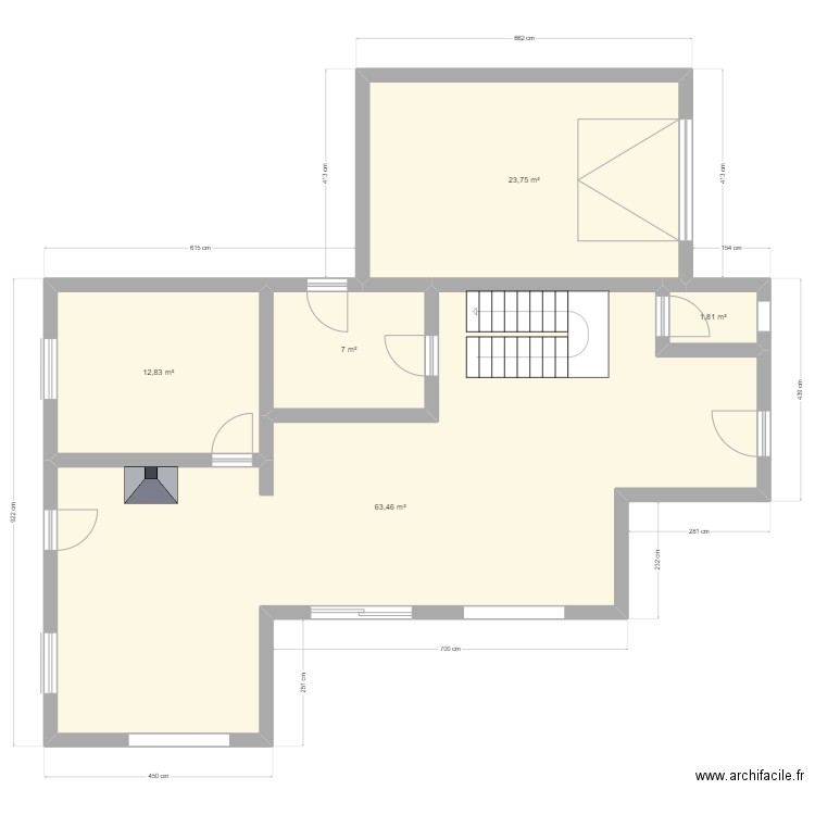 RDC. Plan de 5 pièces et 109 m2