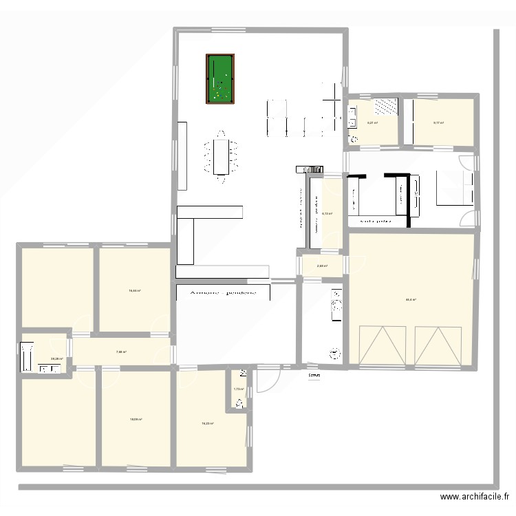 Maison. Plan de 11 pièces et 168 m2