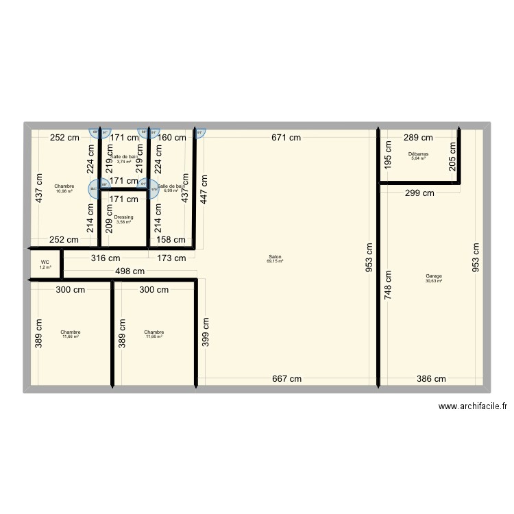 Maison. Plan de 10 pièces et 155 m2