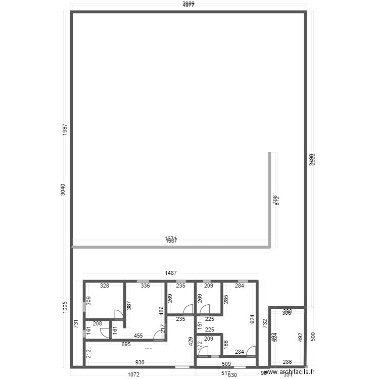 Indépendante. Plan de 9 pièces et 107 m2