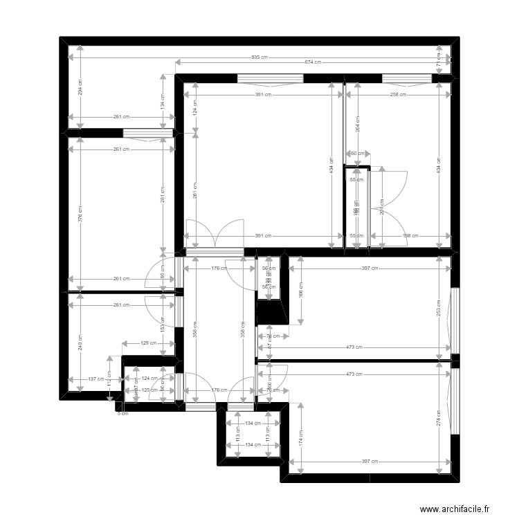 Amine. Plan de 11 pièces et 83 m2