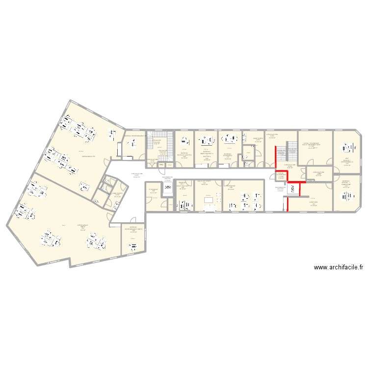 VIENNE : Projet R+2 - 3eme scenario. Plan de 27 pièces et 588 m2