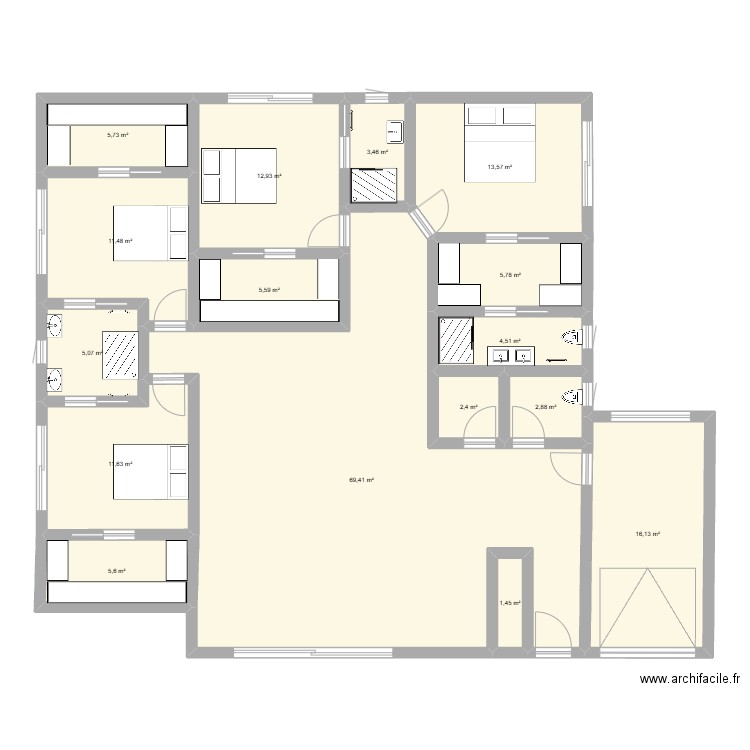 maison 165 m2. Plan de 16 pièces et 178 m2