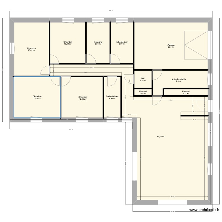 Maison 2. Plan de 13 pièces et 170 m2