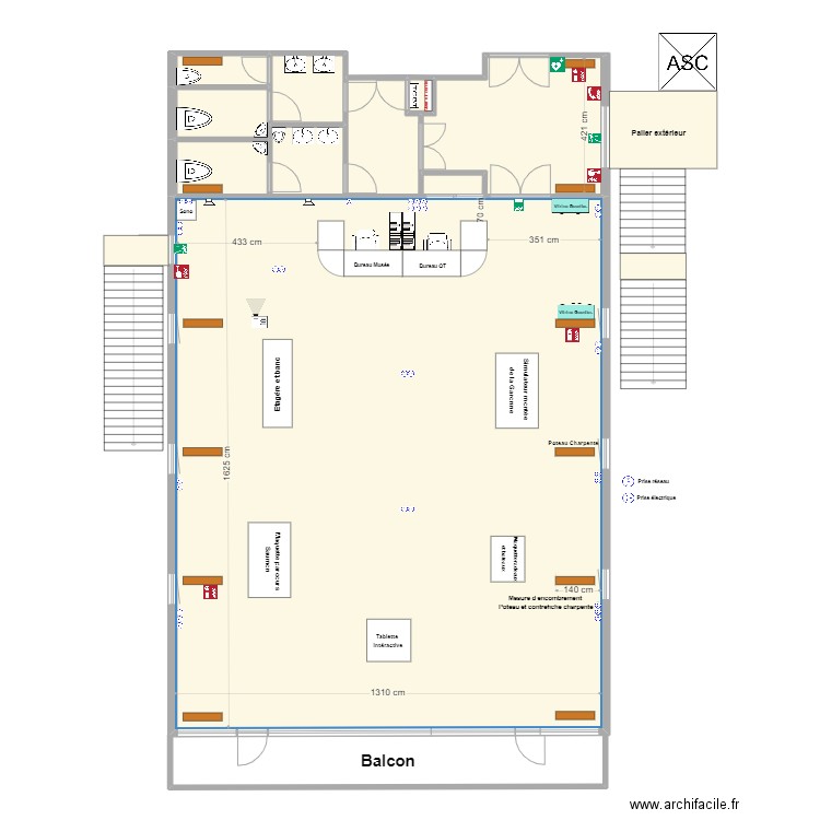 Musée 2. Plan de 6 pièces et 261 m2