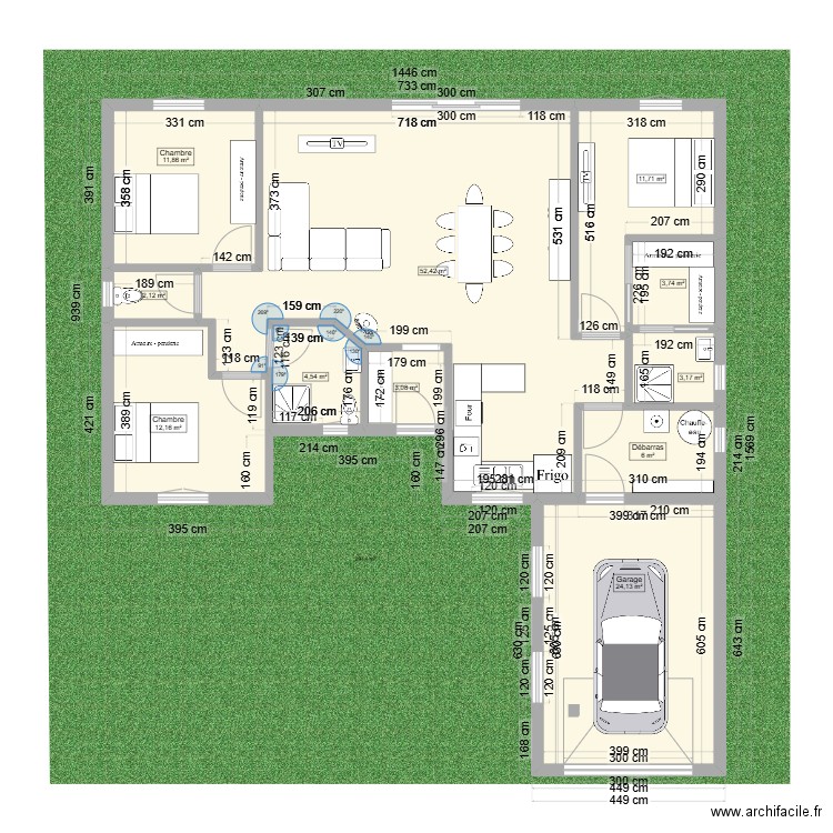 113 m2 + 24m2 garage. Plan de 11 pièces et 135 m2