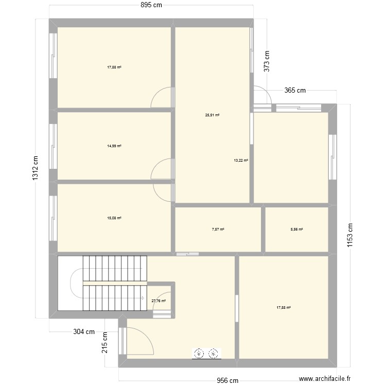 massa. Plan de 9 pièces et 145 m2