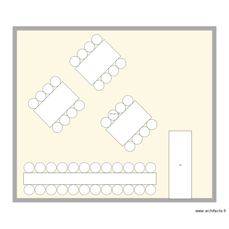 Plan de table. Plan de 1 pièce et 152 m2