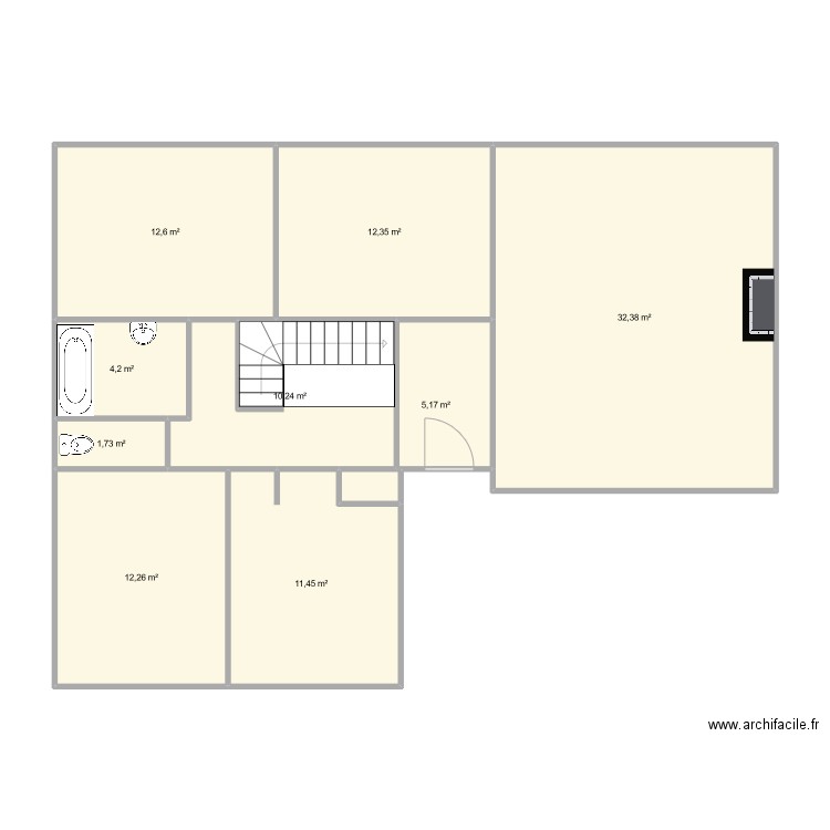 maison. Plan de 9 pièces et 102 m2