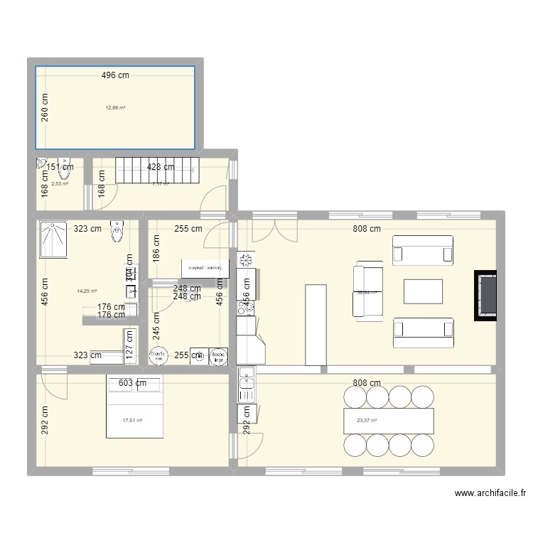 grange. Plan de 8 pièces et 126 m2