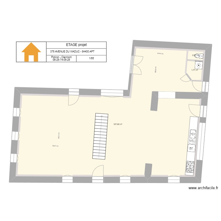 Etage projet base. Plan de 3 pièces et 114 m2