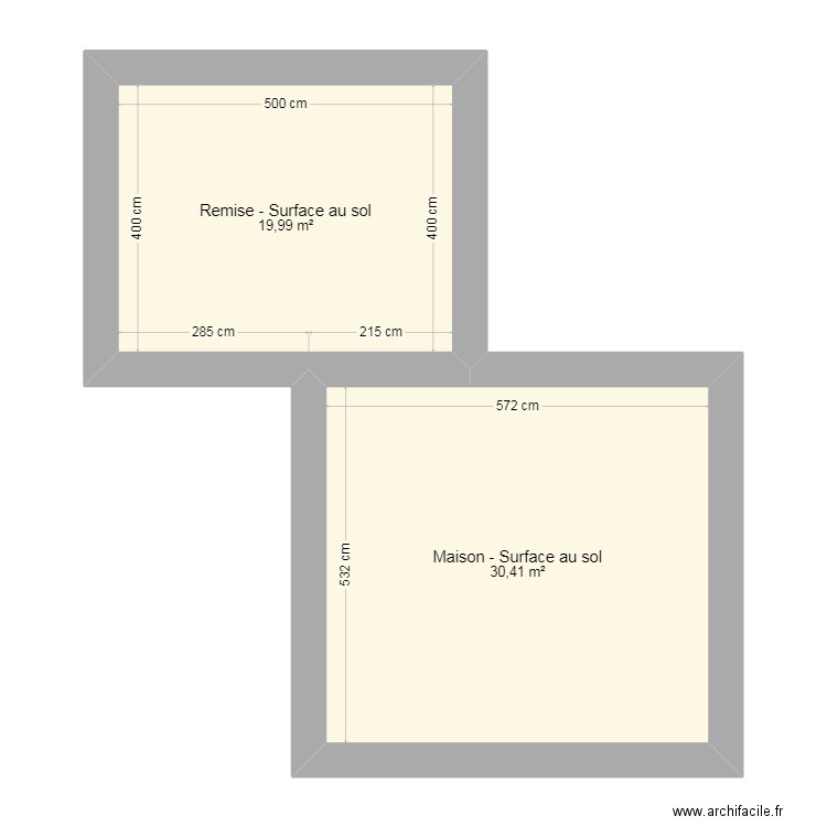 Maison et remise. Plan de 2 pièces et 50 m2