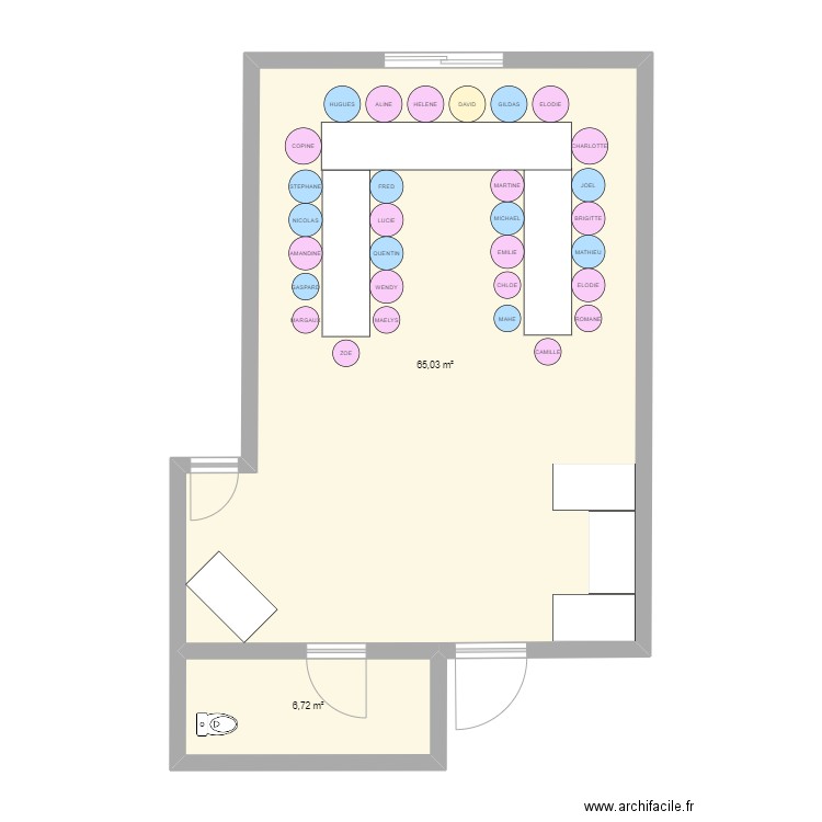 PLAN EN U. Plan de 2 pièces et 72 m2