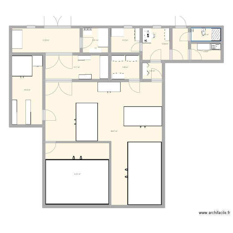 réserve TD. Plan de 12 pièces et 210 m2