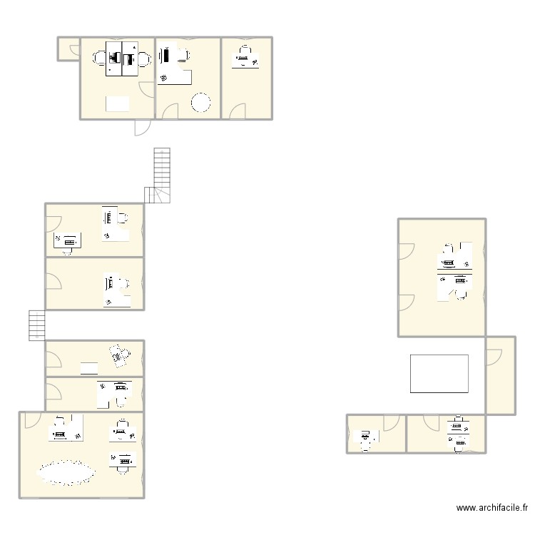 bureau. Plan de 13 pièces et 159 m2