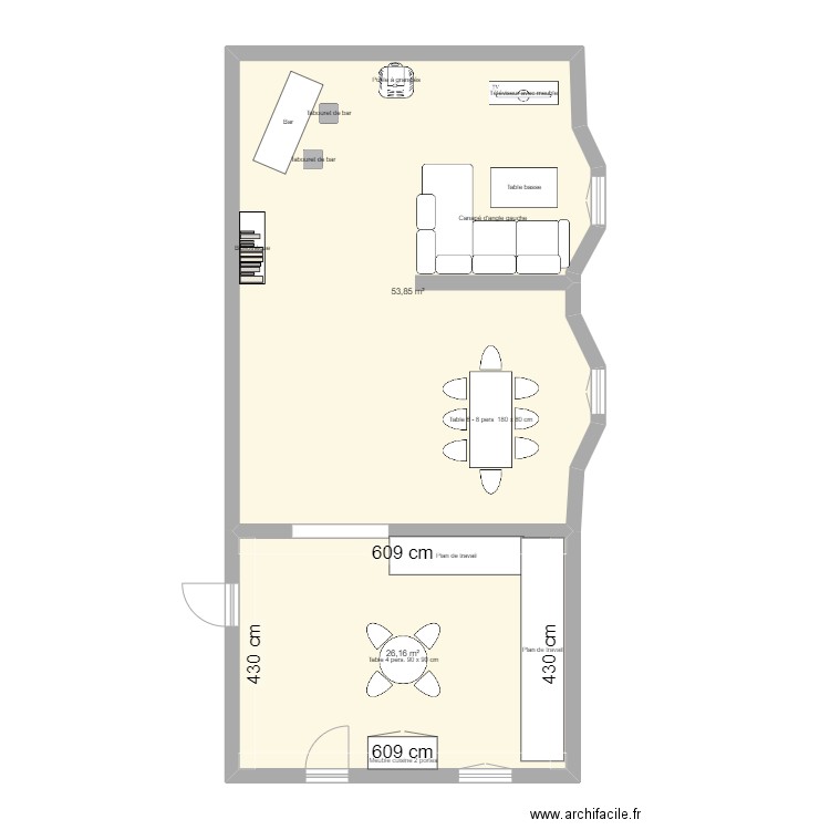 Salon. Plan de 2 pièces et 80 m2