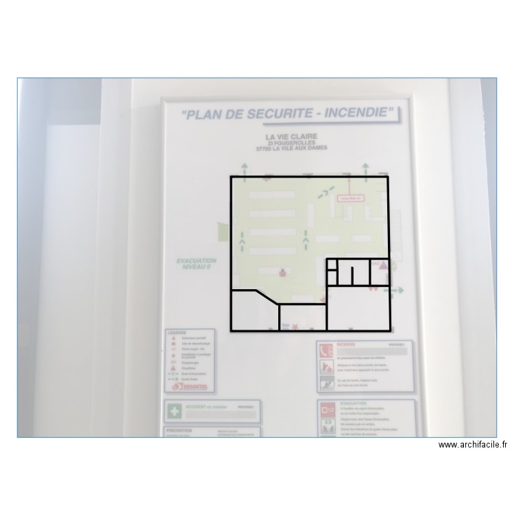 537-croquis 400 m² . Plan de 7 pièces et 80 m2