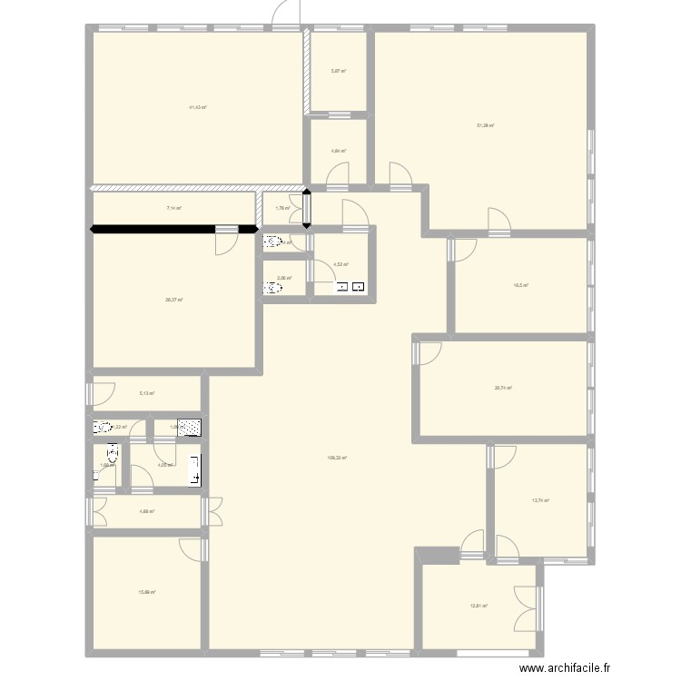 numéro2. Plan de 22 pièces et 355 m2