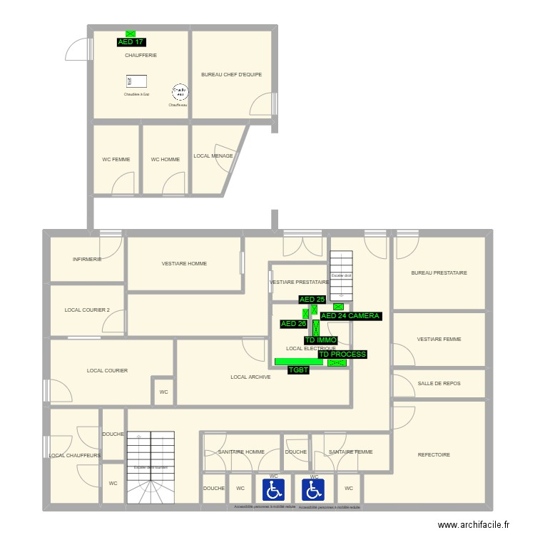 RDC. Plan de 30 pièces et 174 m2