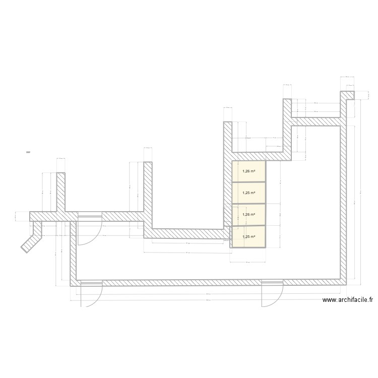 toilettes. Plan de 4 pièces et 5 m2