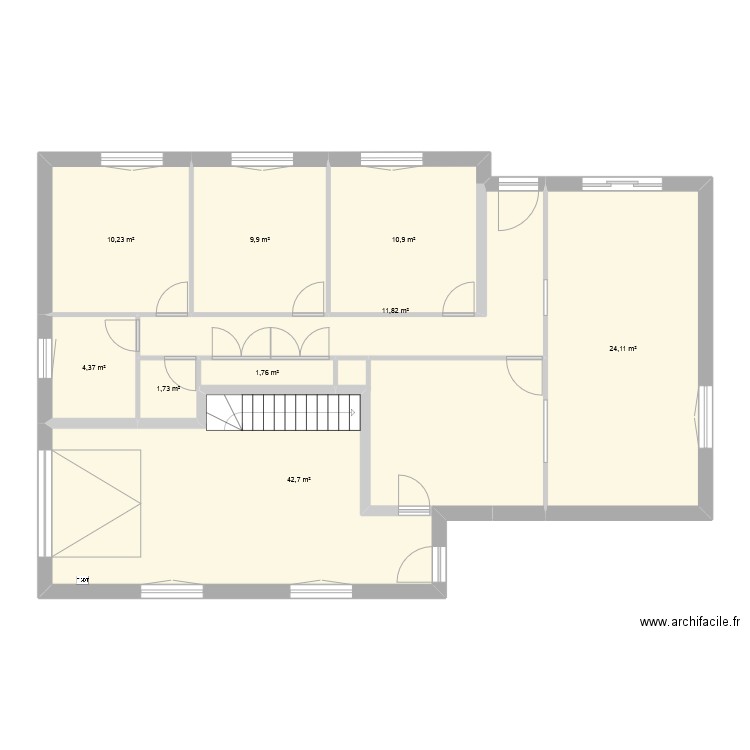 Solenne. Plan de 9 pièces et 118 m2