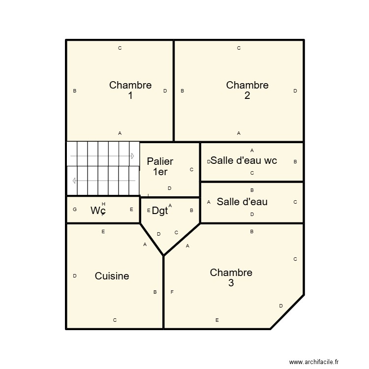 FOUESNANT DELALOY. Plan de 8 pièces et 42 m2