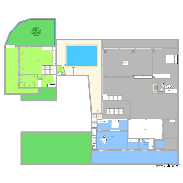 R+1. Plan de 26 pièces et 670 m2