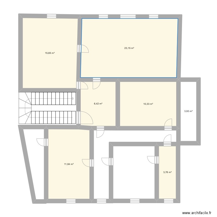 lavelanet. Plan de 7 pièces et 75 m2