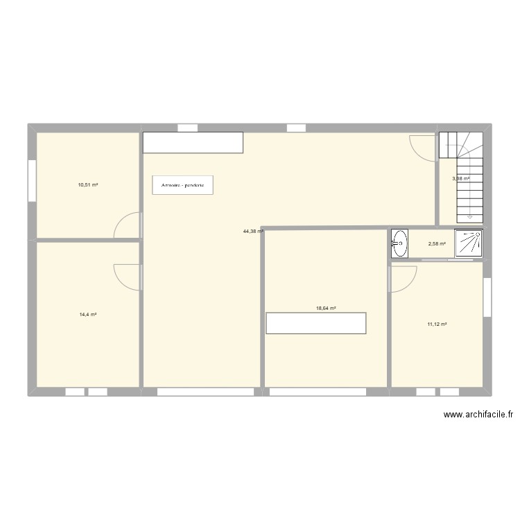 Ploemel. Plan de 10 pièces et 104 m2