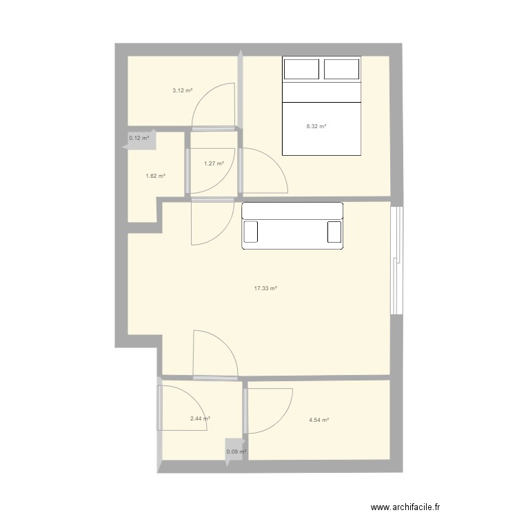 Cavalaire. Plan de 9 pièces et 39 m2