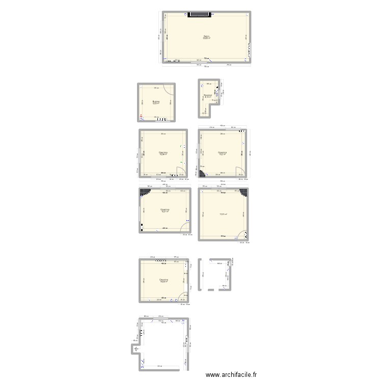 Rez Chaussée. Plan de 8 pièces et 121 m2