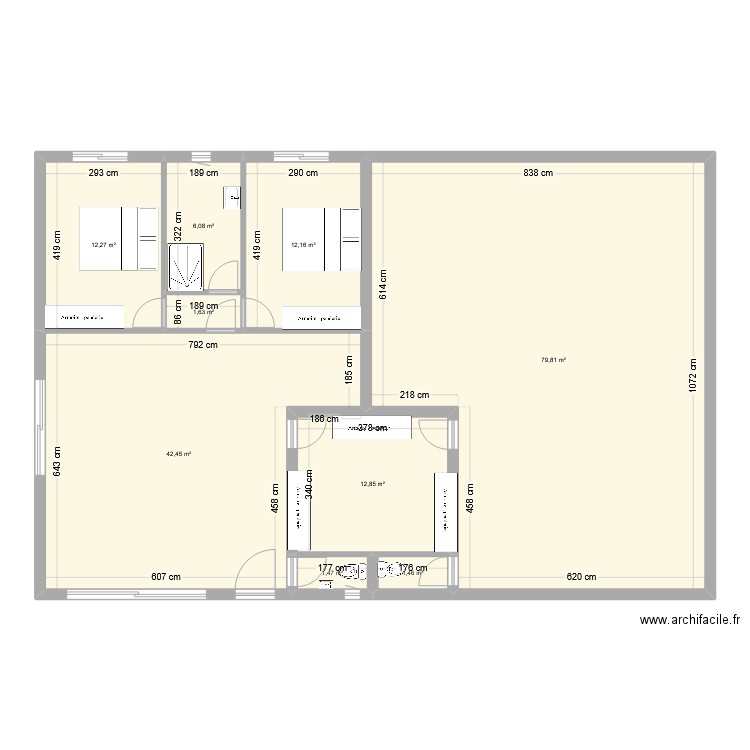 Lucile maison. Plan de 9 pièces et 170 m2