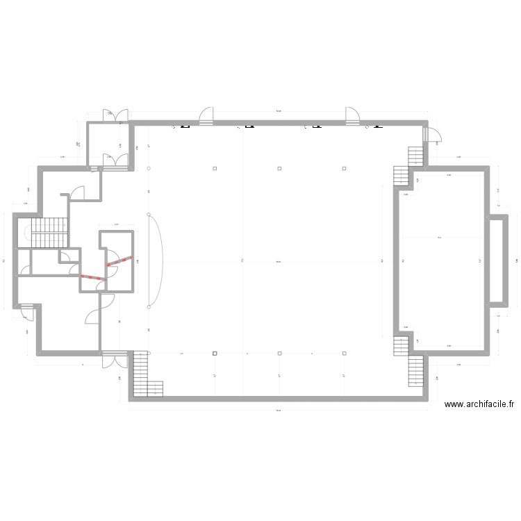 Grande salle. Plan de 12 pièces et 130 m2