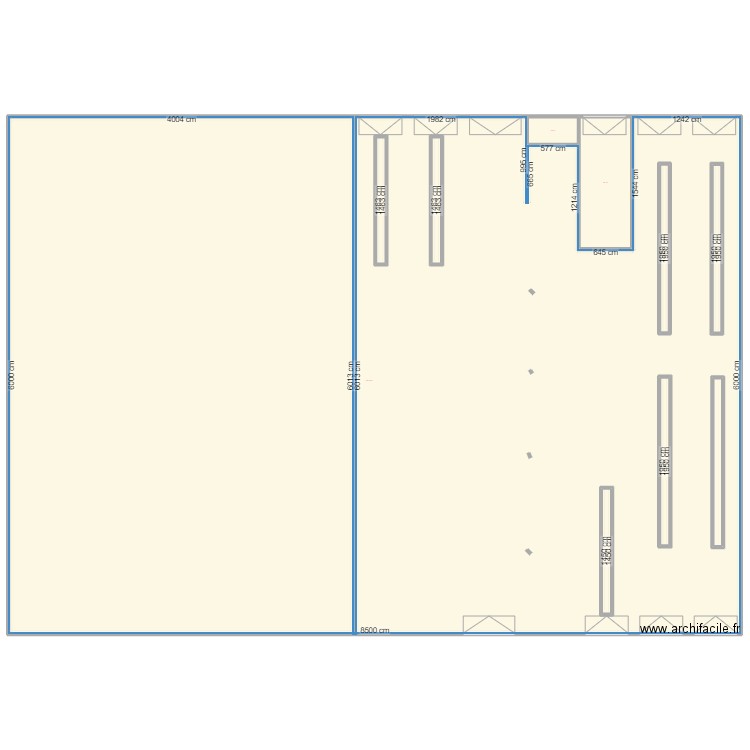 123. Plan de 10 pièces et 902 m2