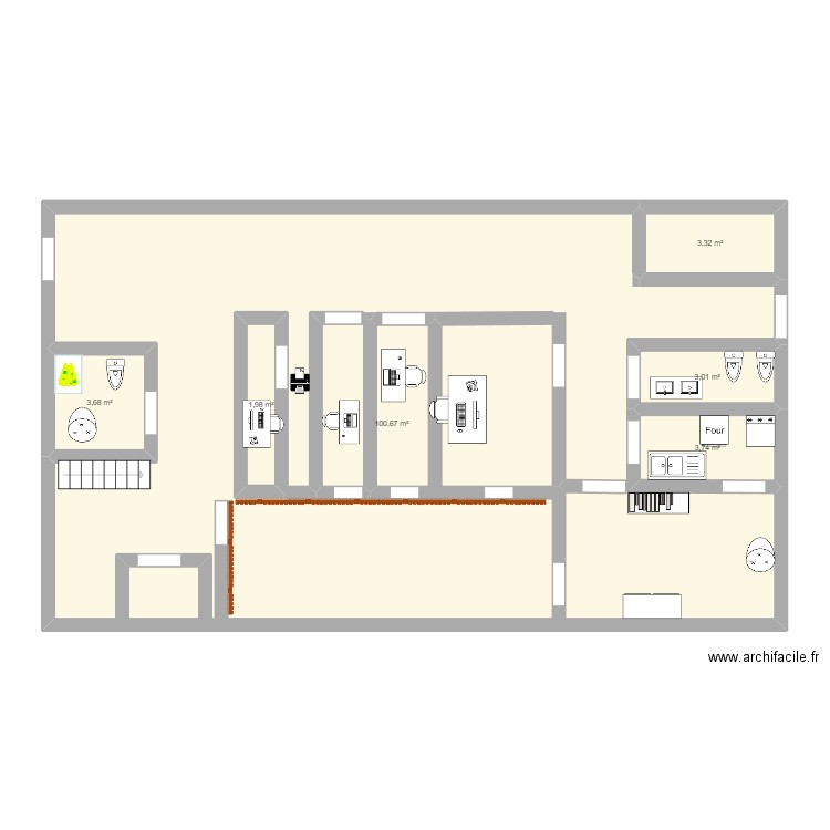 3 pilier en bas. Plan de 6 pièces et 121 m2