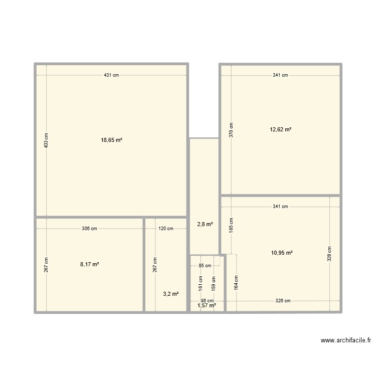 Bourg. Plan de 7 pièces et 58 m2