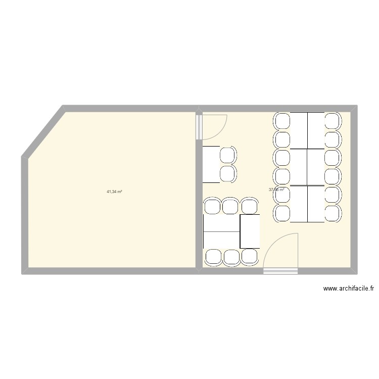 Salles informatiques EPS (droite). Plan de 2 pièces et 79 m2