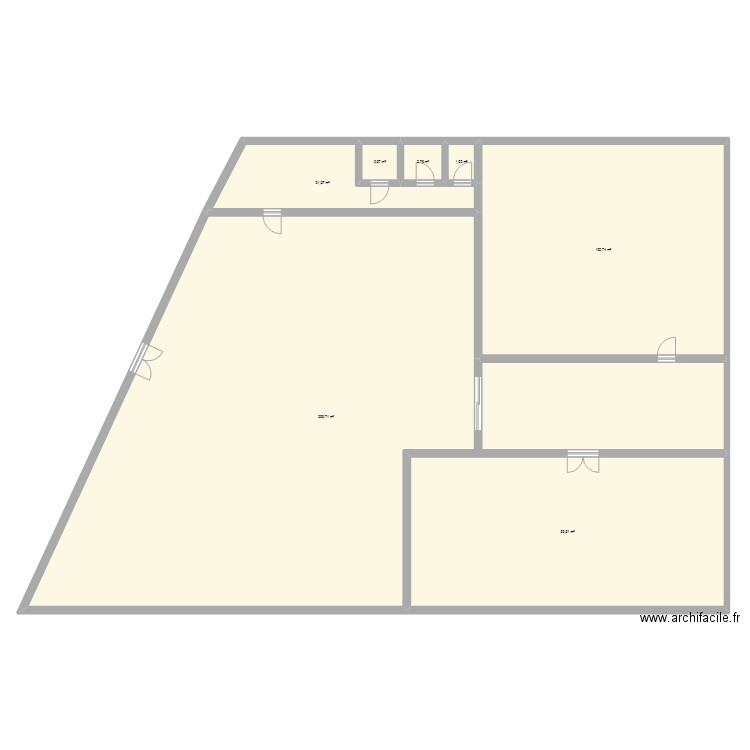 math. Plan de 7 pièces et 516 m2