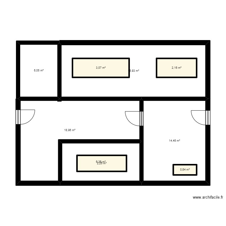 CEM. Plan de 9 pièces et 80 m2