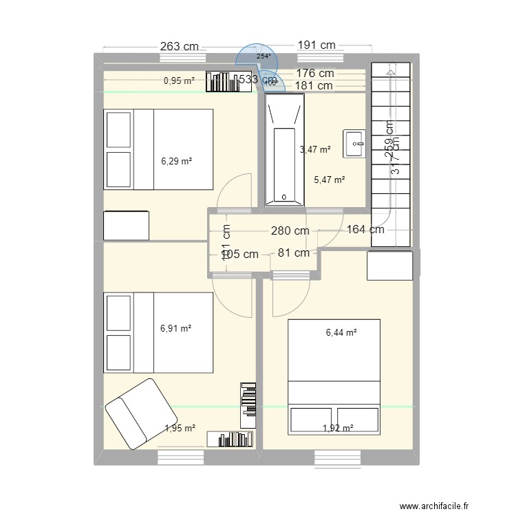 Chalet étage. Plan de 8 pièces et 33 m2